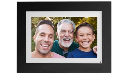 Brookstone PhotoShare friends & family 8 WiFi smart digital photo frame reviews
